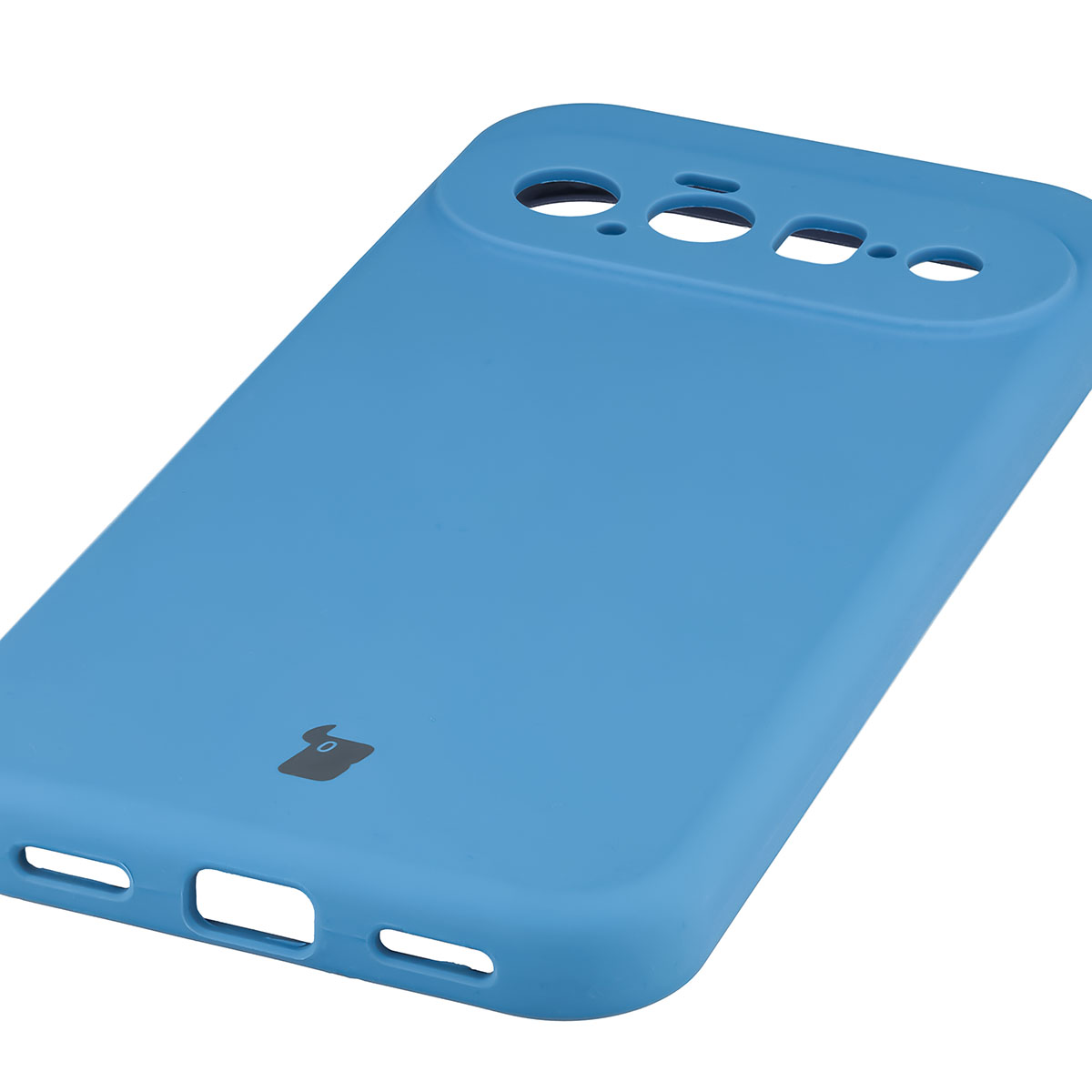 Zbliżenie na precyzyjne wycięcia i możliwość ładowania indukcyjnego w etui Bizon Soft Case do Google Pixel 11