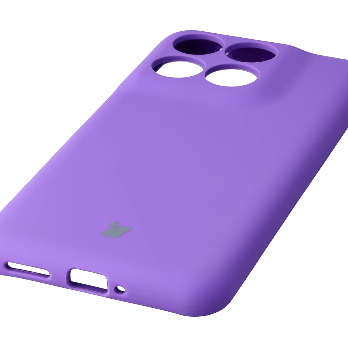 Zbliżenie na precyzyjne wycięcia i możliwość ładowania indukcyjnego w etui Bizon Soft Case do Motorola Edge 70 Fusion