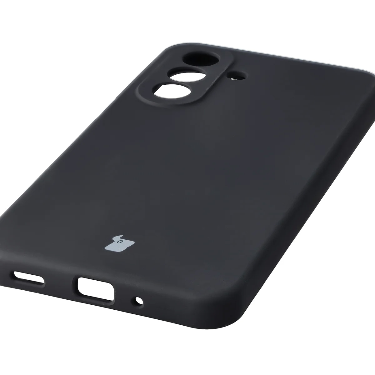 Zbliżenie na precyzyjne wycięcia i możliwość ładowania indukcyjnego w etui Bizon Soft Case do Samsung Galaxy A27 5G