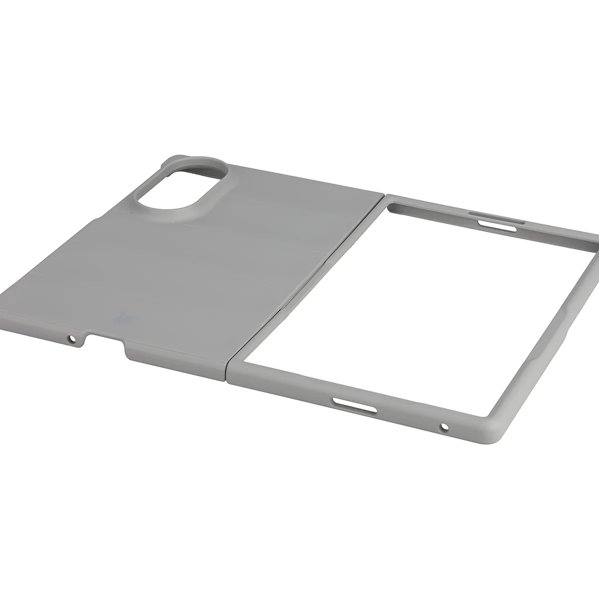 Precyzyjne wycięcia i kompatybilność z ładowaniem indukcyjnym w etui Bizon Case Tur do Galaxy Z Fold8