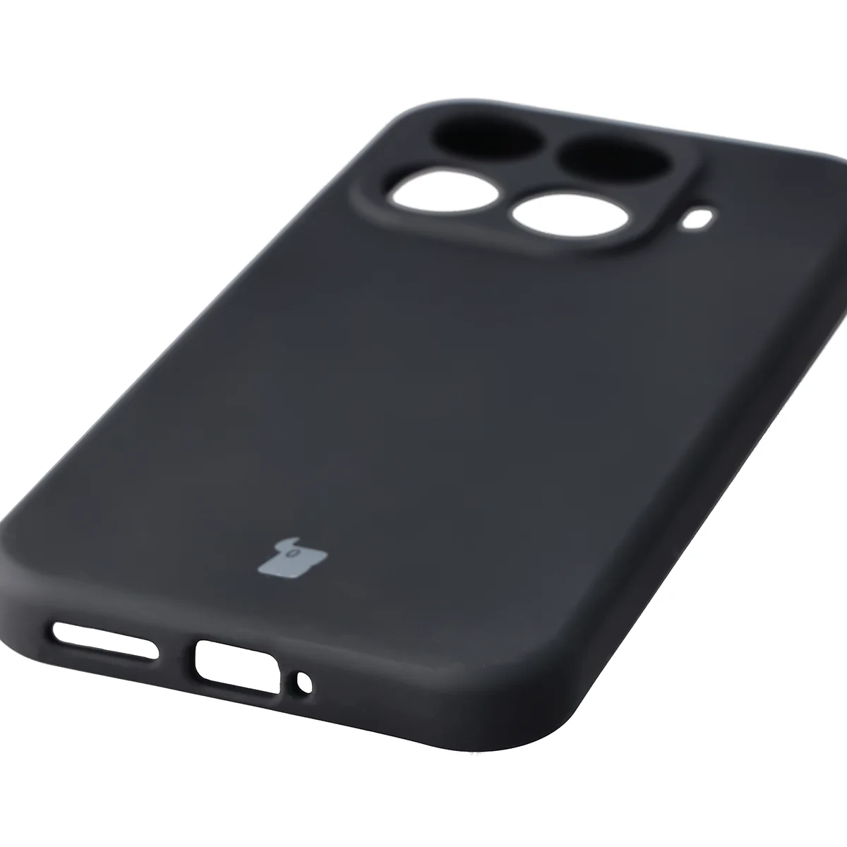 Zbliżenie na precyzyjne wycięcia i możliwość ładowania indukcyjnego w etui Bizon Soft Case do Xiaomi 17T Pro